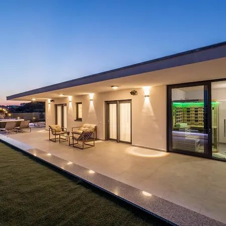 Penthouse Alure شقة *