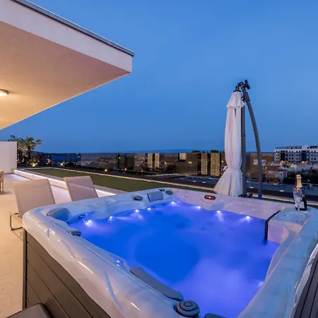 شقة Penthouse Alure *