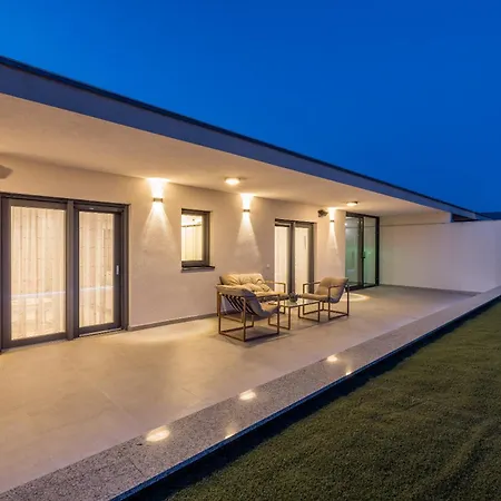 Penthouse Alure Lägenhet Split